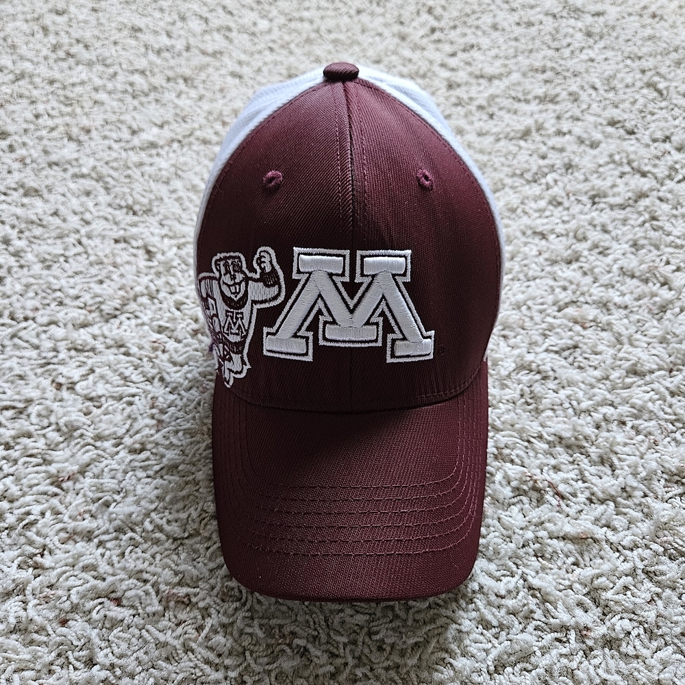 One Size Fits All White and Maroon M and Goldy Gopher Hat